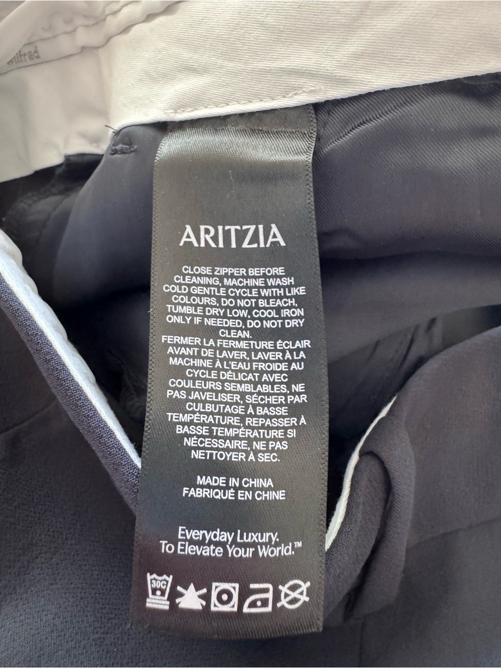 NWOT! Aritzia Wilfred Anthem High Waisted Color: Dark Night Navy Tailored Shorts - Picture 5 of 6